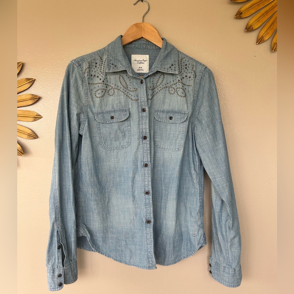 Women’s American Eagle Western Studded Button Up Denim Shirt Sz. Medium